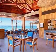 Outrigger Mauritius Beach Resort: Restaurant - photo 11
