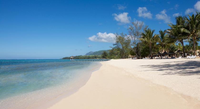 Outrigger Mauritius Beach Resort: Beach