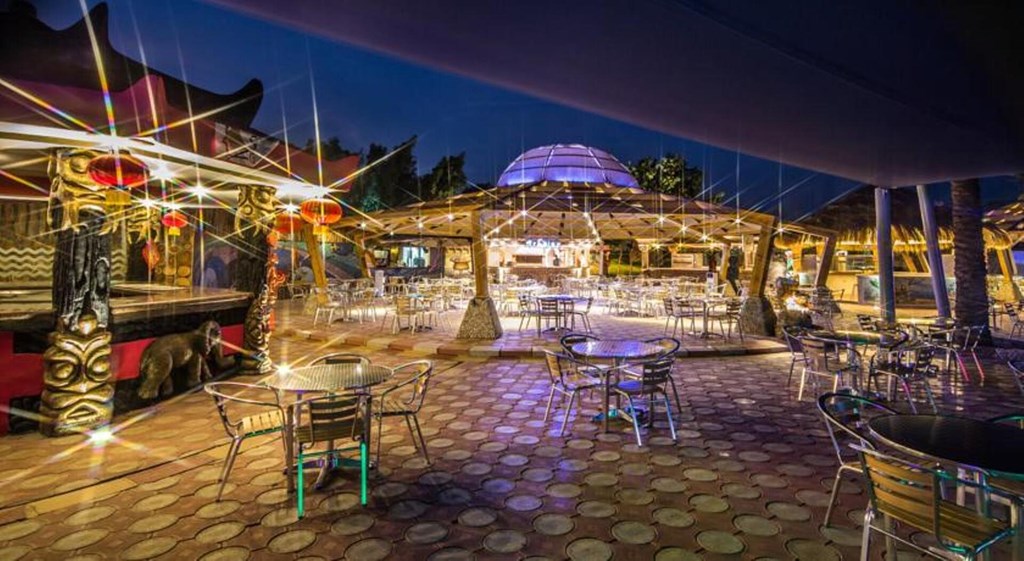 Seagull Beach Resort: Terrace