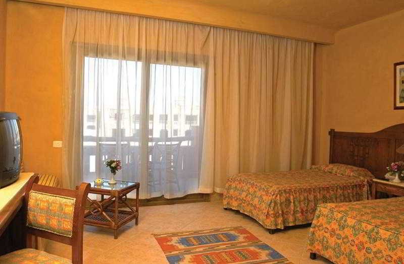 Charmillion Sea Life Resort: Room