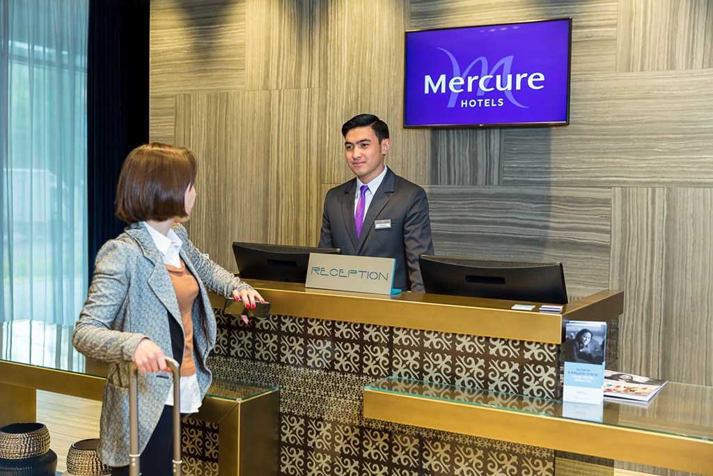 Mercure Almaty City Center: Lobby