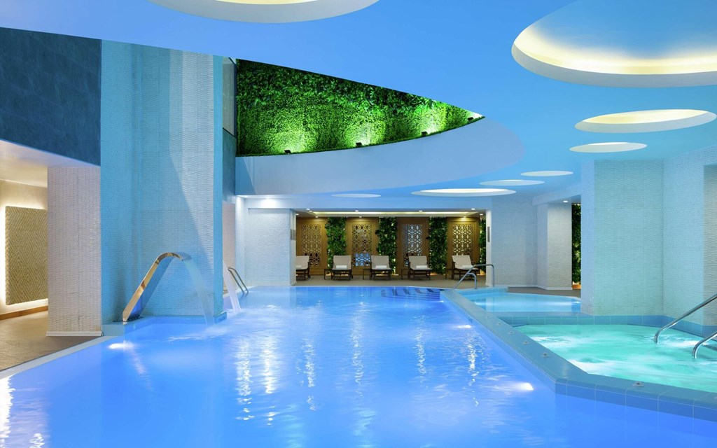 DoubleTree by Hilton Almaty: Pool