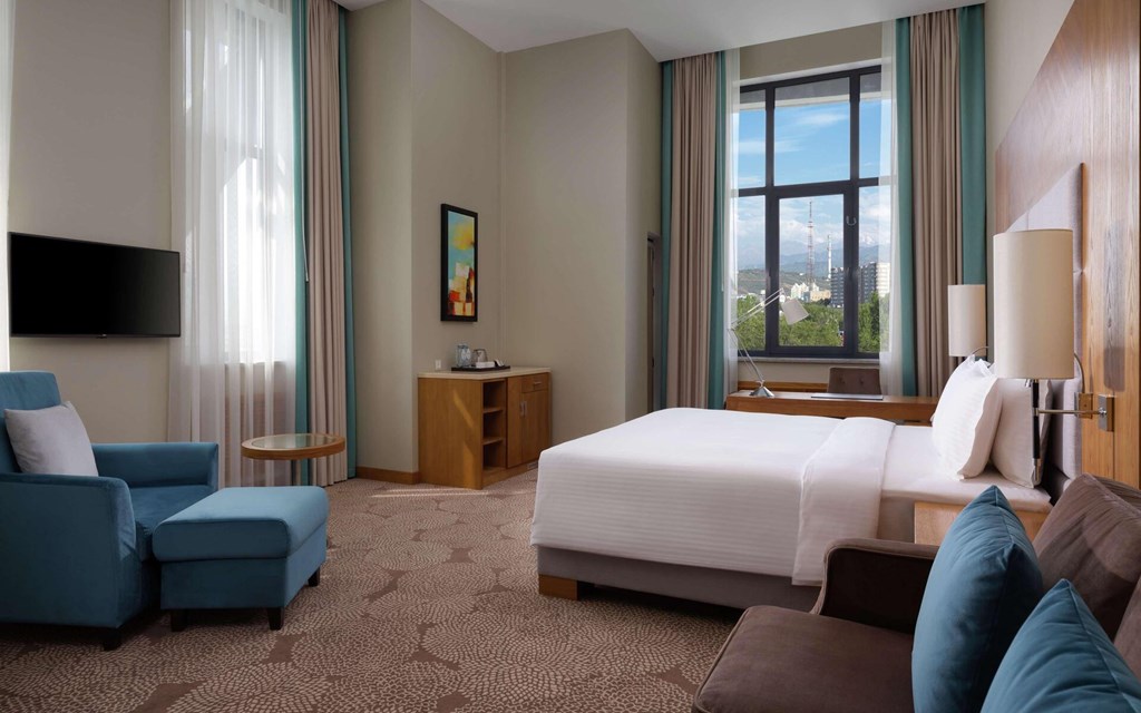 DoubleTree by Hilton Almaty: Room