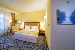 Ramada by Wyndham Almaty: Room DOUBLE KING SIZE BED - photo 14