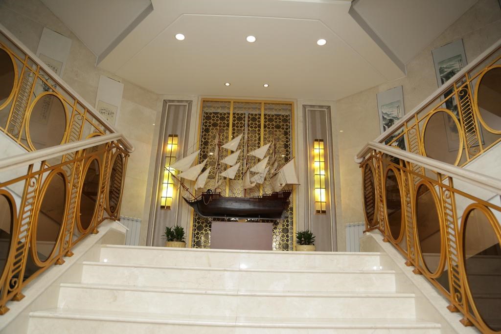 Soluxe Hotel Almaty: Lobby