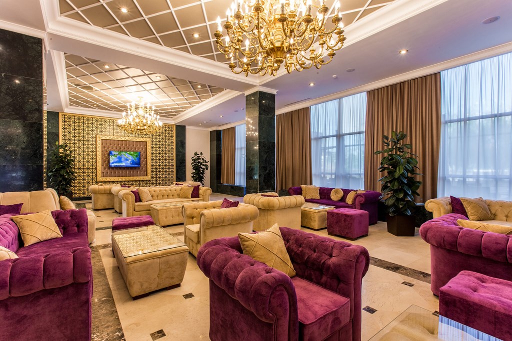 Golden Mir Hotel & Spa: Lobby