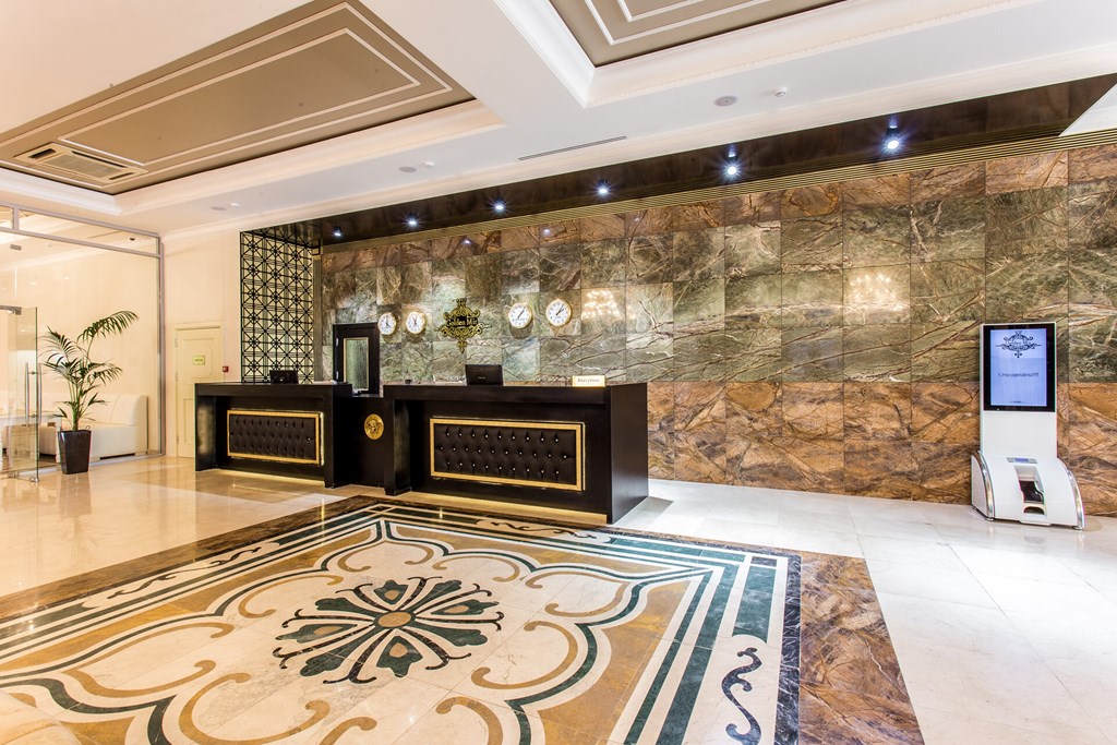 Golden Mir Hotel & Spa: Lobby