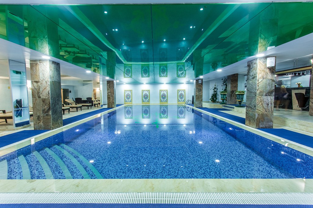 Golden Mir Hotel & Spa: Pool