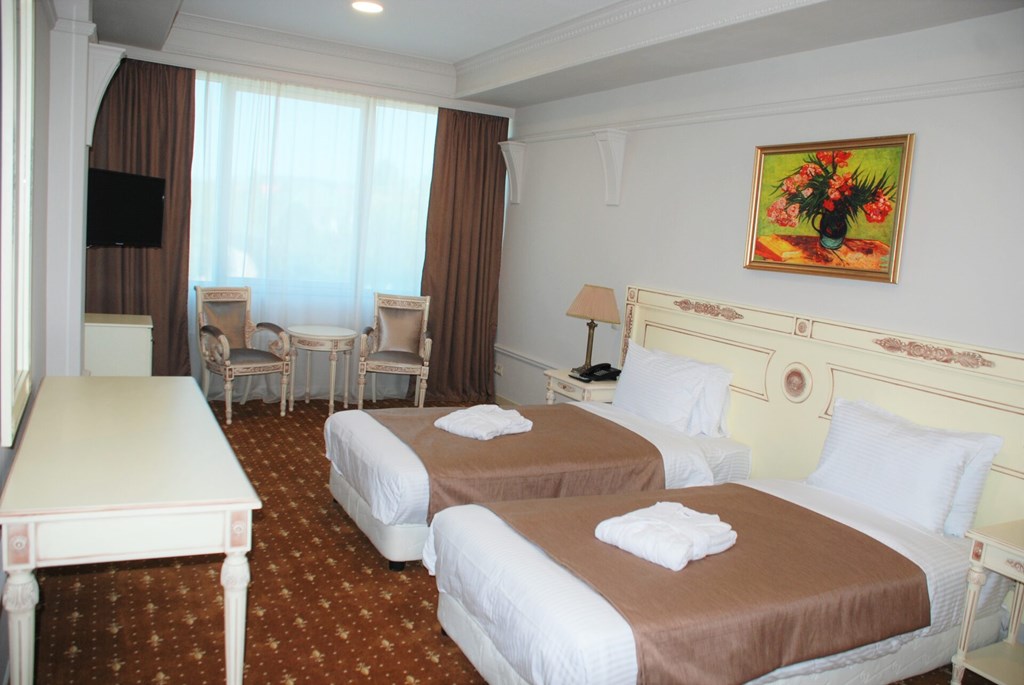 Golden Mir Hotel & Spa: Room