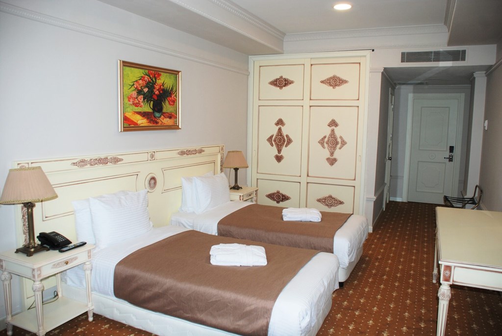 Golden Mir Hotel & Spa: Room