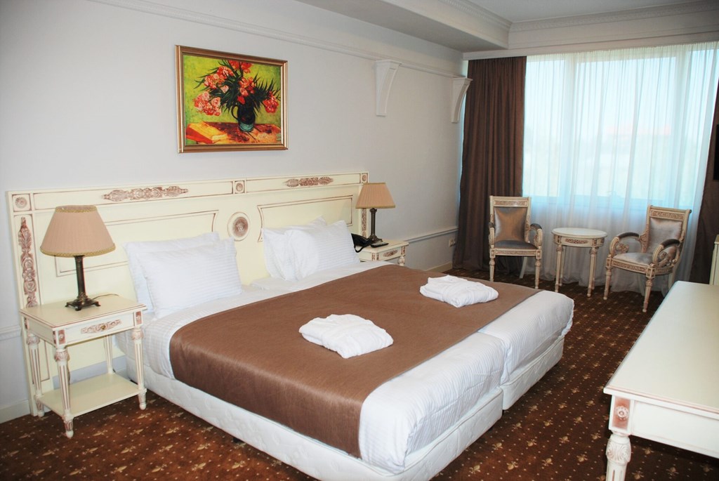 Golden Mir Hotel & Spa: Room