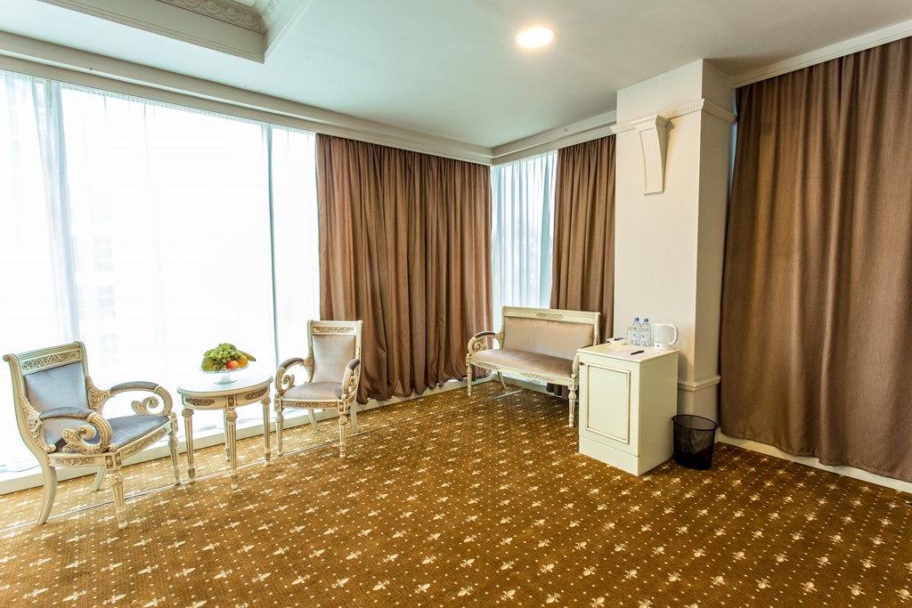 Golden Mir Hotel & Spa: Room