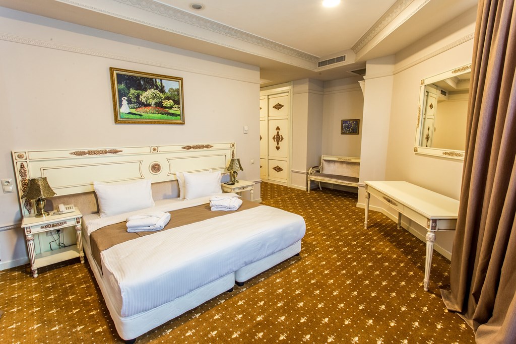 Golden Mir Hotel & Spa: Room