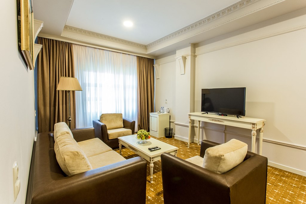 Golden Mir Hotel & Spa: Room