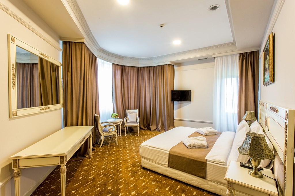 Golden Mir Hotel & Spa: Room