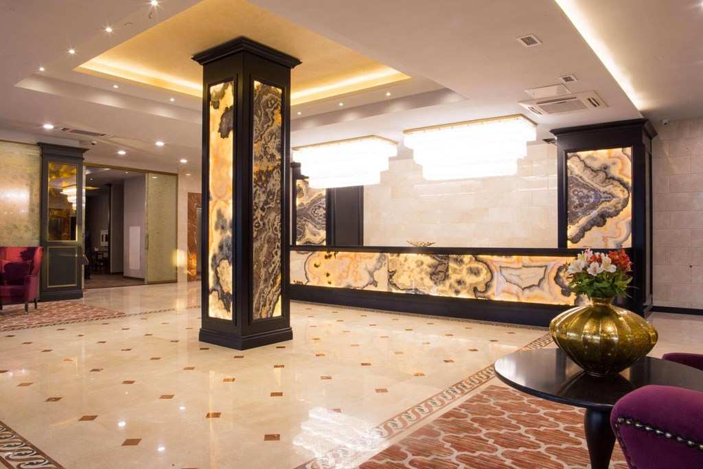 Best Western Plus Astana: Lobby