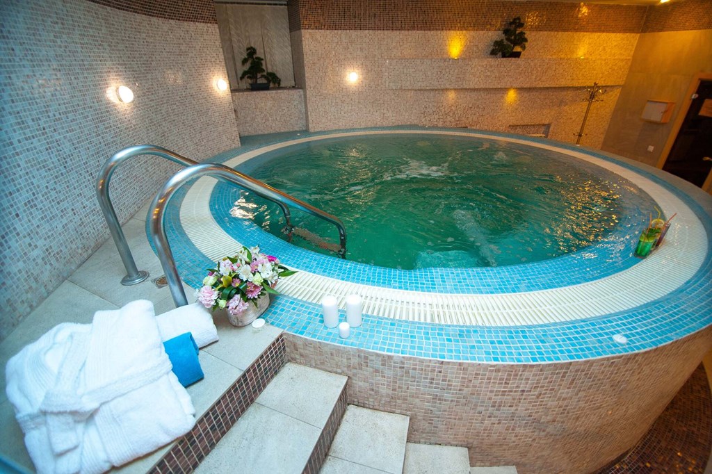 Kazzhol Hotel Astana: Sports and Entertainment