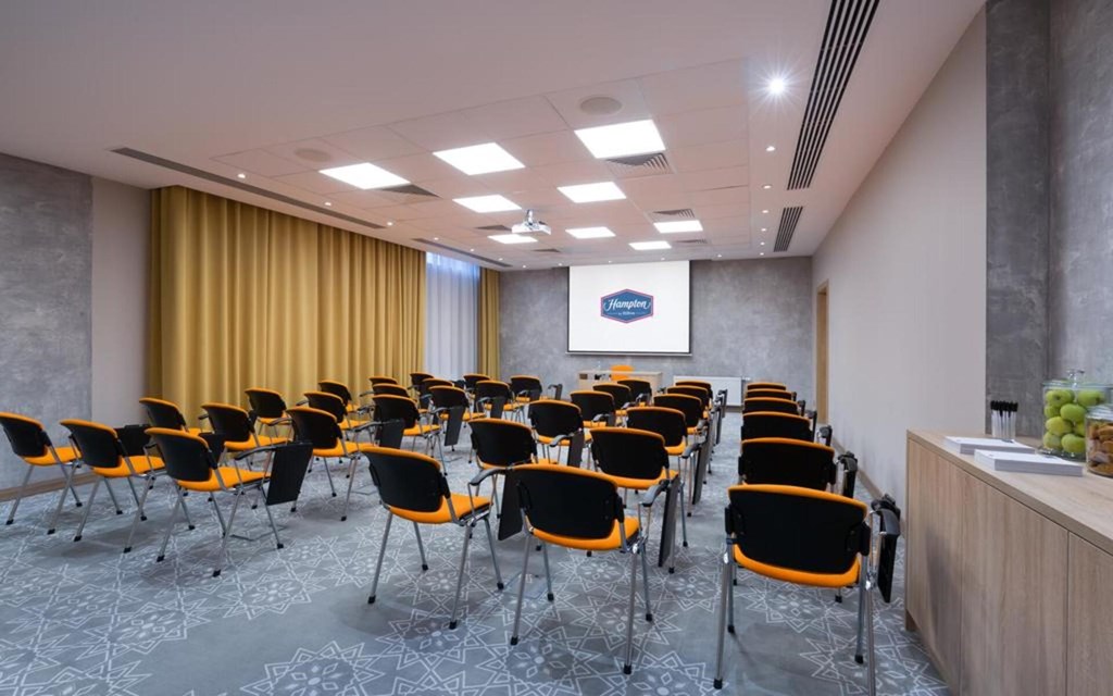 Hampton Inn Astana: Conferences