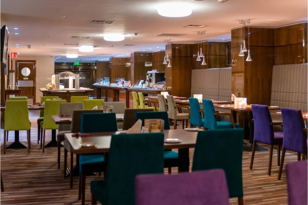 Holiday Inn Aktau: Restaurant