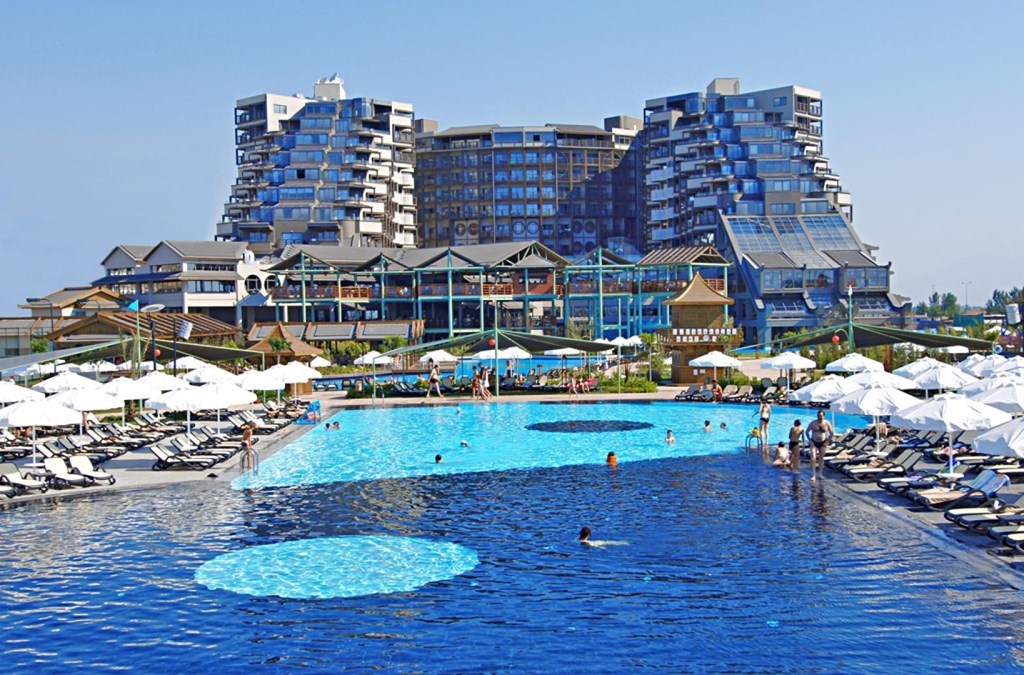 Limak Lara Deluxe Hotel & Resort