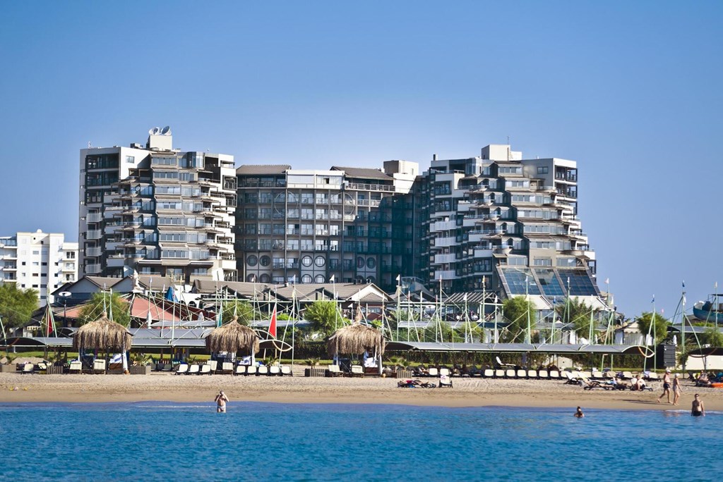 Limak Lara Deluxe Hotel & Resort