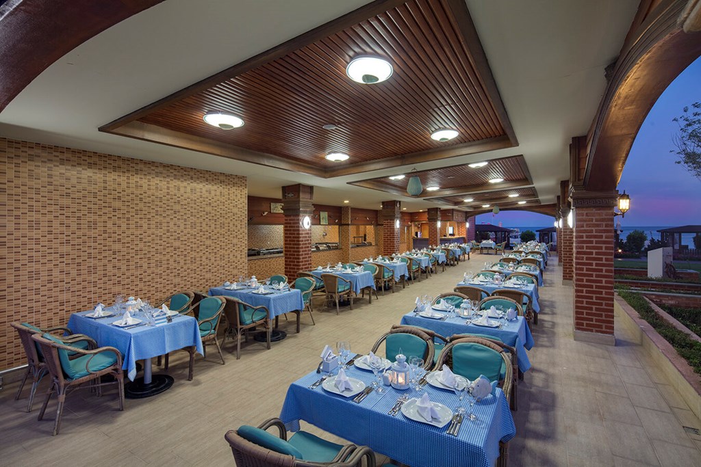 Maritim Pine Beach Resort: Restaurant