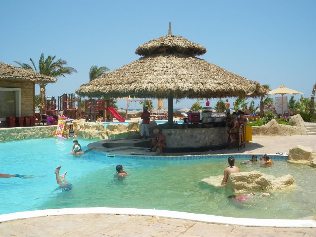 Albatros Amwaj Abu Soma (Ex. Amwaj Blue Beach Resort & Spa): СПА-центр hotel-amwaj-blue-beach-resort-amp-spa-abu-soma-pool