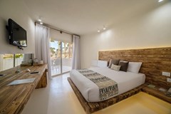 Meraki Resort: Gypster Room  - photo 39