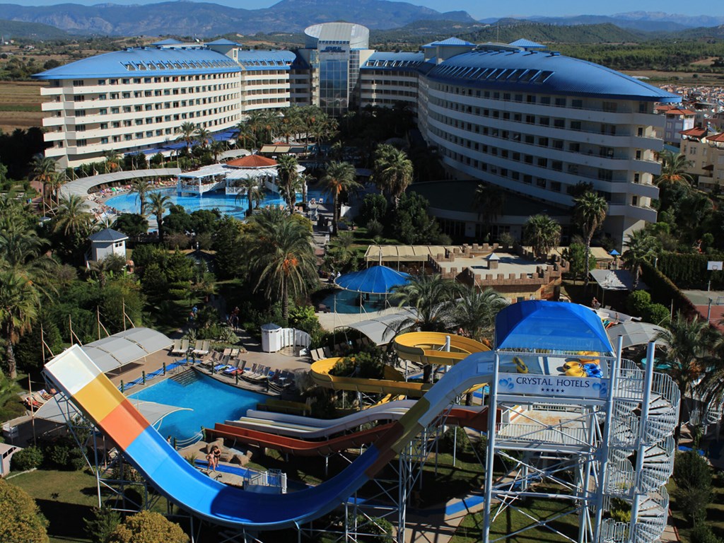 Crystal Admiral Resort Suites & Spa: General view