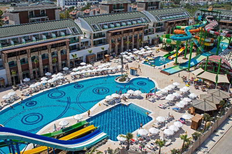 Crystal Waterworld Resort Spa: General view