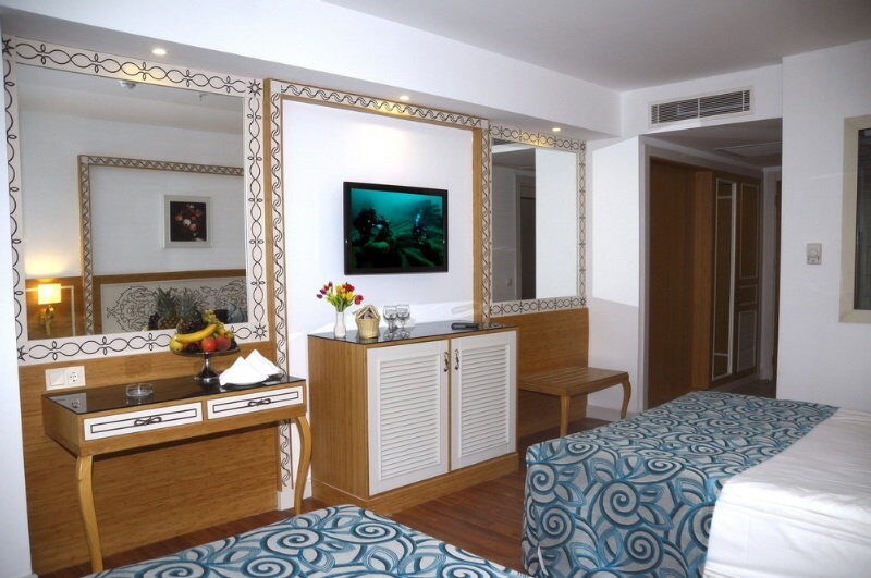 Crystal Waterworld Resort Spa: Room DOUBLE LAND VIEW