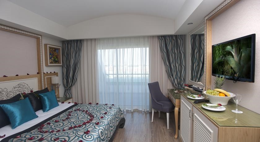 Crystal Waterworld Resort Spa: Room