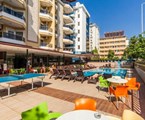 Kleopatra Ada Beach Hotel: Территория отеля