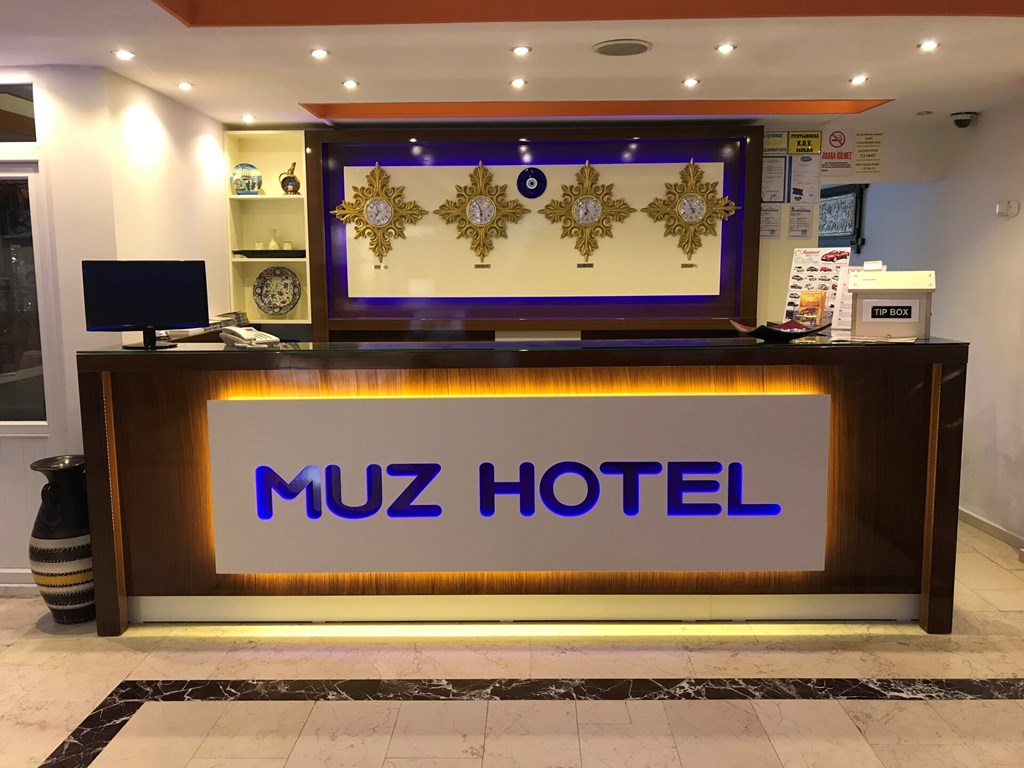 Muz Hotel