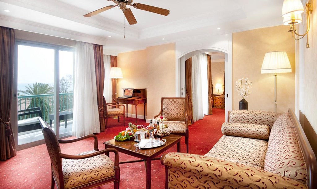 Belconti Resort Hotel: King Suite