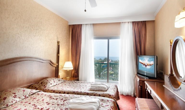 Belconti Resort Hotel: King Suite