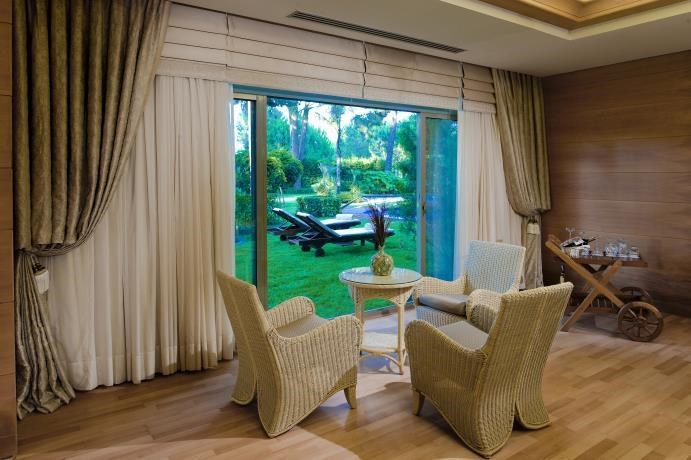 Gloria Verde Resort & Spa Executive Rooms: Presidential Villa