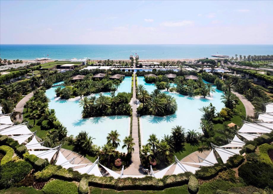 Maxx Royal Belek Golf Resort Executive Rooms: Открытый бассейн