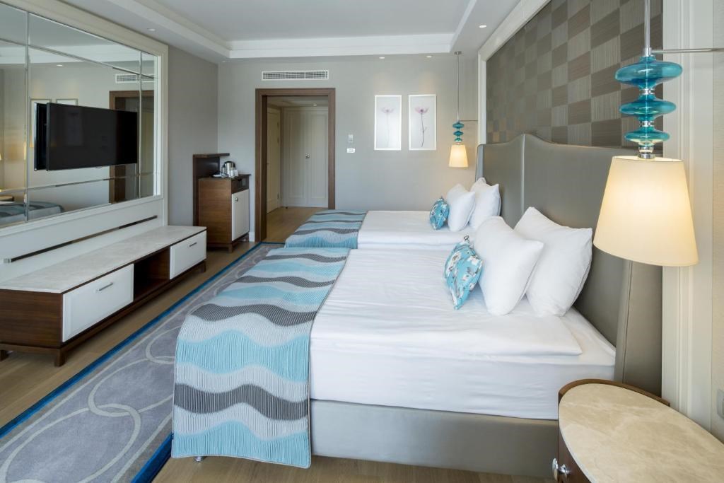 Titanic Deluxe Golf Belek: Номер Family Suite Main Building