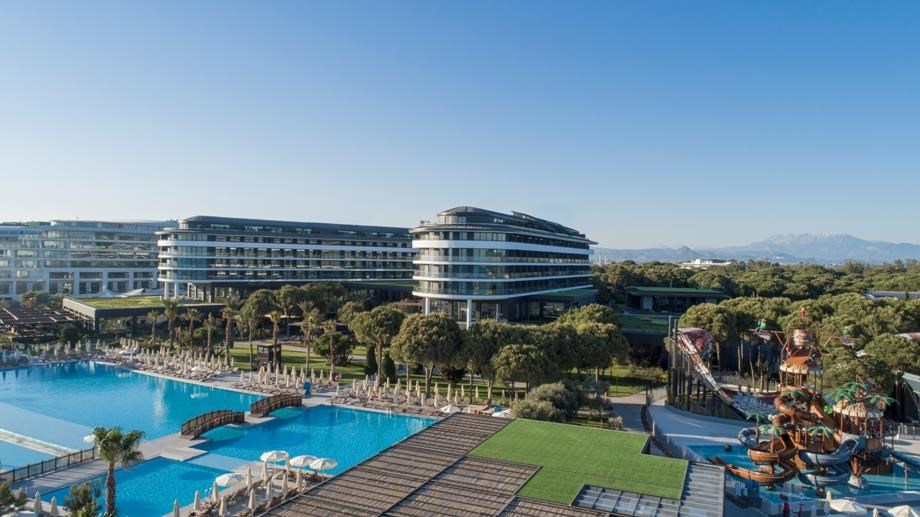 Voyage Belek Golf & Spa: Территория отеля