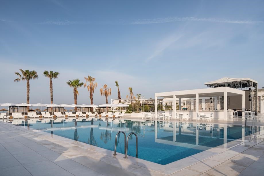 Voyage Belek Golf & Spa: Открытый бассейн для гостей старше 16 лет