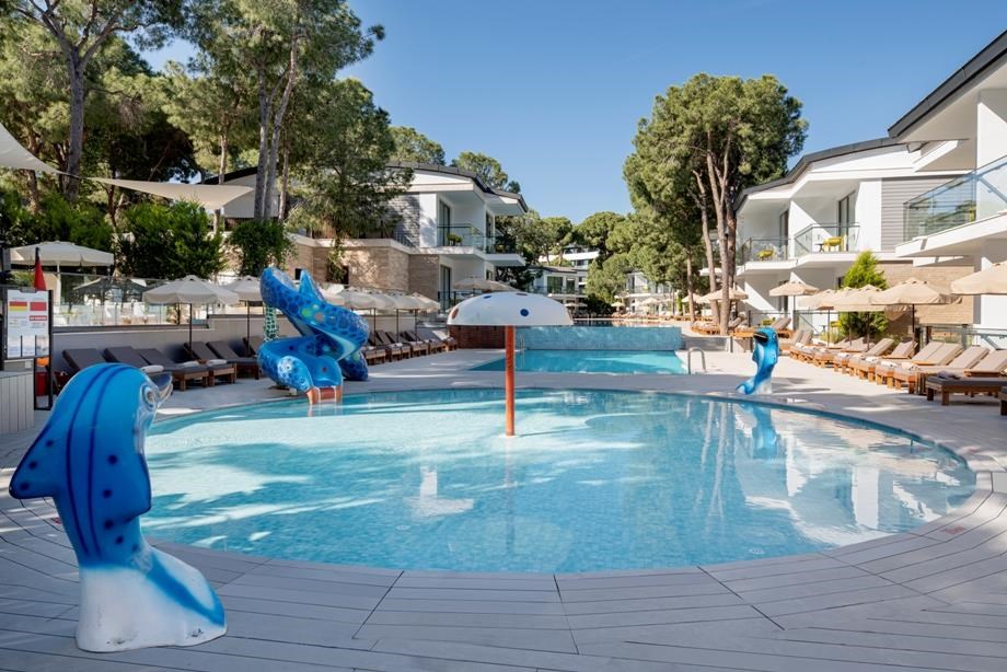 Voyage Belek Golf & SPA Executive Rooms: Детский лагунный бассейн