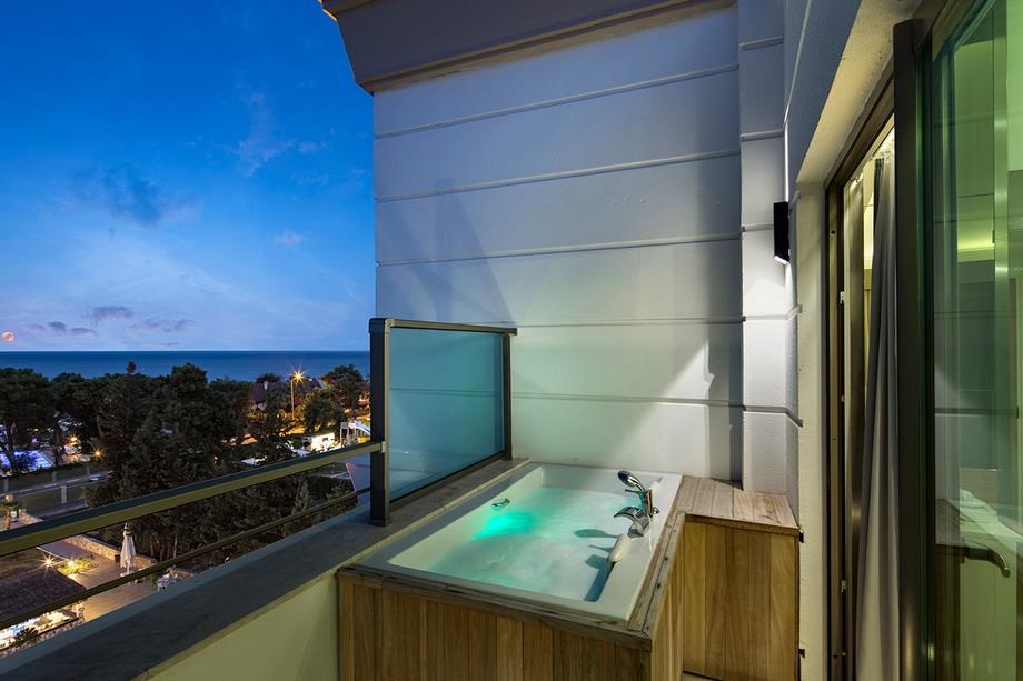 Dosinia Luxury Resort: Love Suite Jakuzzi