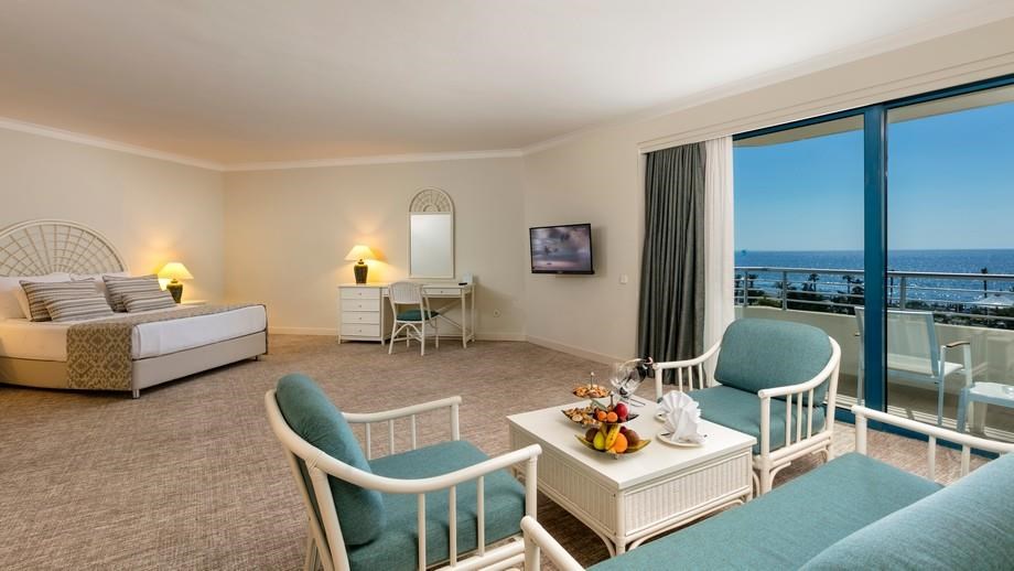 Mirage Park Resort: Junior Suite