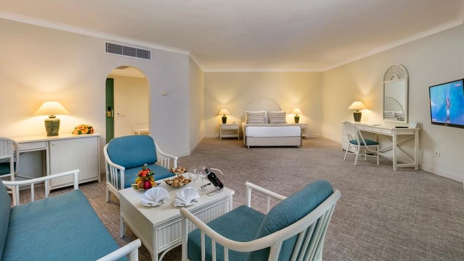 Mirage Park Resort: Junior Suite