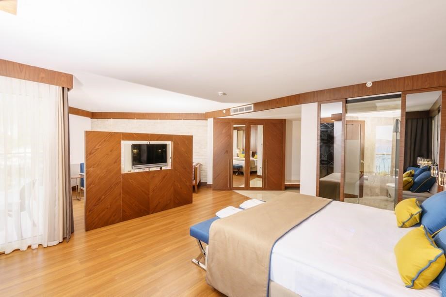 Sherwood Exclusive Kemer: Corner Suite