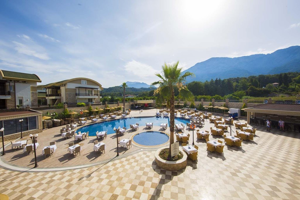 Elamir Resort Hotel: Территория отеля