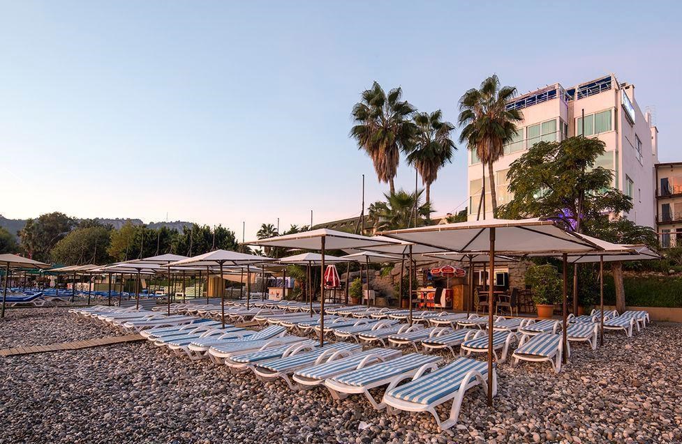 Olimpos Beach Hotel By RRH&R: Пляж отеля