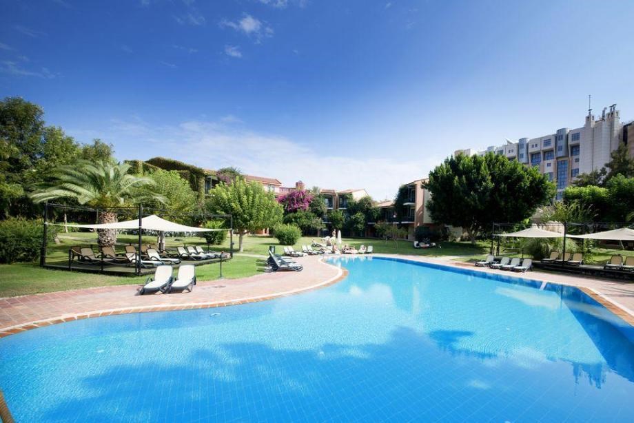 Limak Limra Hotel & Resort: Открытый бассейн