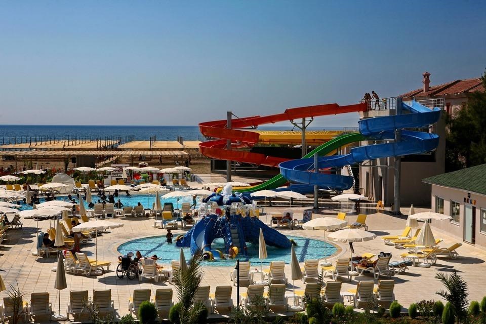 Hedef Beach Resort Hotel